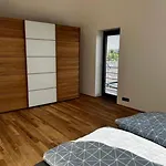 Palace 4*