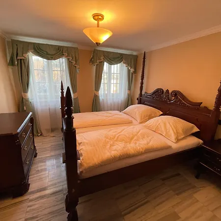 מלון Palace 4*