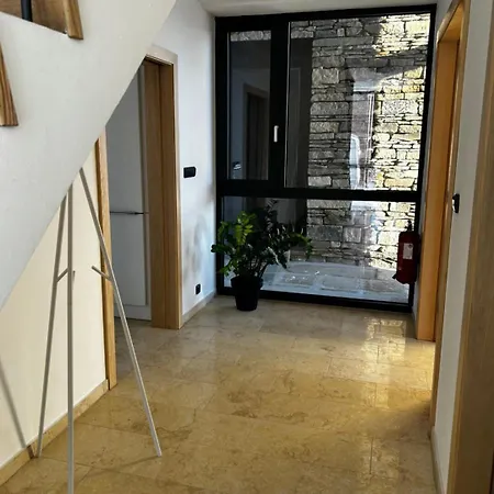 Palace 4*