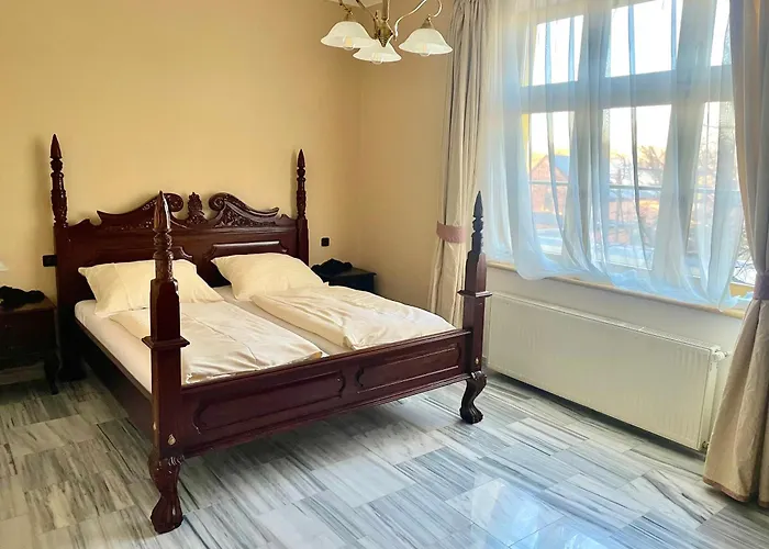 מלון Palace 4*