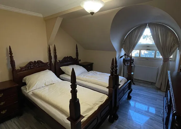 Palace 4*