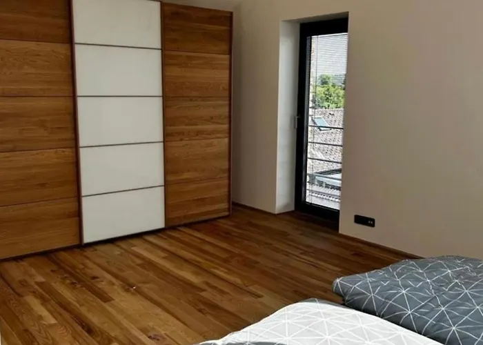 Palace 4*